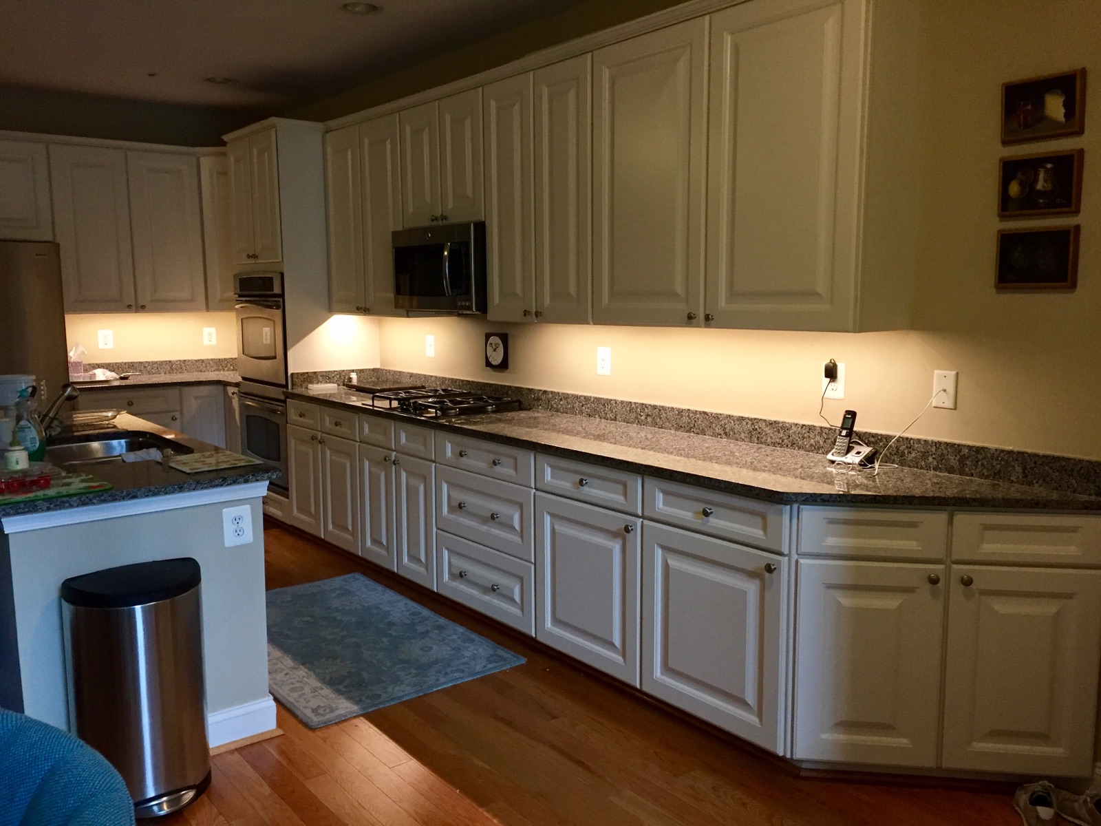 Four Reasons Your Kitchen Needs Under-Cabinet Lighting