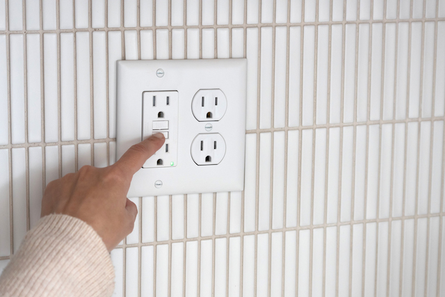 What to Do About a Dead Outlet in Your Home 